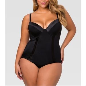 Never Worn Before - Smoothing Shapewear Bodysuit